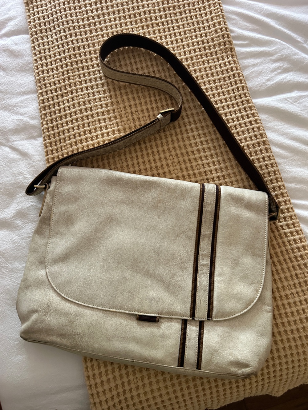 Vintage Octane Leather Messenger Bag | Cream Distressed Leather | Fall